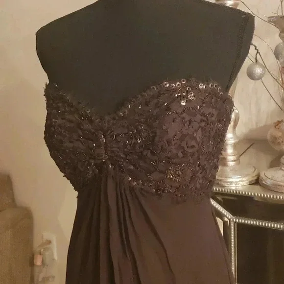 Tadashi collection beautiful strapless silk dress size 8